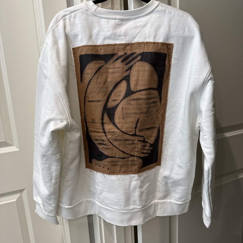 Zara- Men’s White Sweatshirt with Abstract Brown and Black Design